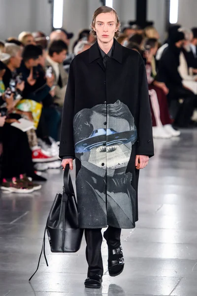 Look 1